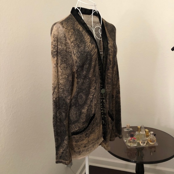 Share Spirit Japanese Cardigan - Picture 3 of 15